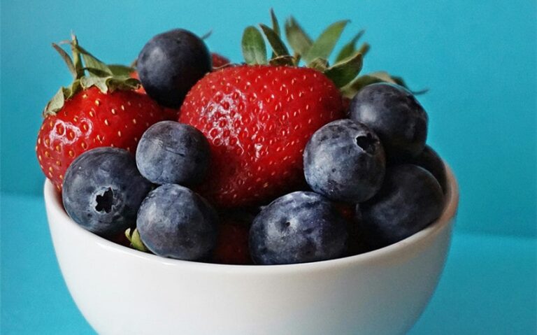 16 Foods That Make Toddlers Poop and Relieve Constipation